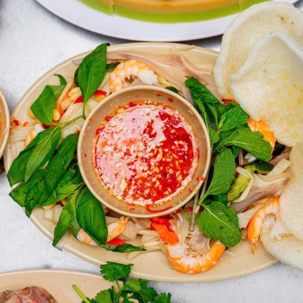 Gỏi ngó sen tai heo tôm thịt